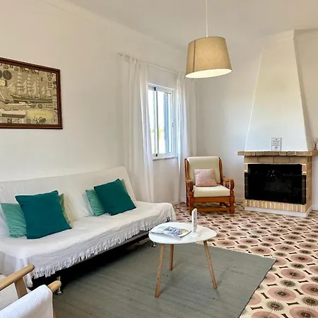 Casa Do Monte Private Pool Near Gale For 10 Guests, Ferienhaus Albufeira