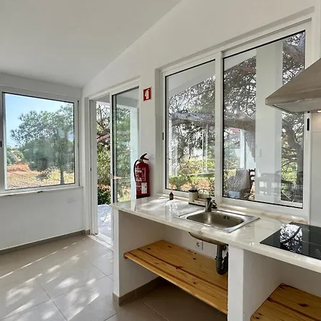 Casa Do Monte Private Pool Near Gale For 10 Guests, Ferienhaus Albufeira